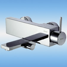 Смеситель для ванны и душа BRAVAT Arc F66061C-01A-ENG однорычажный, короткий плоский излив, хром